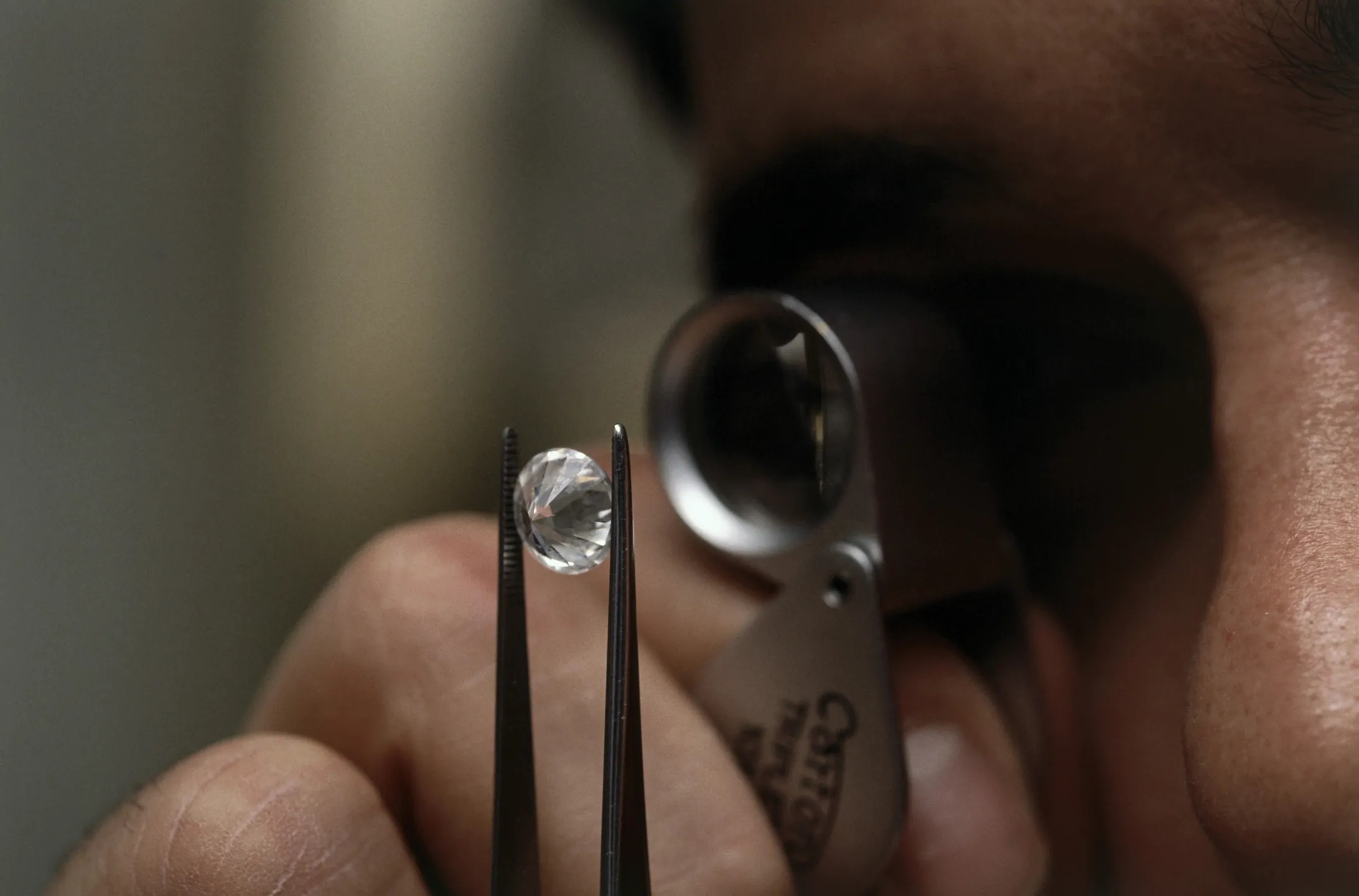 image tweezer diamond